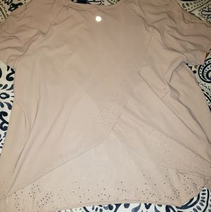 Lululemon tshirt